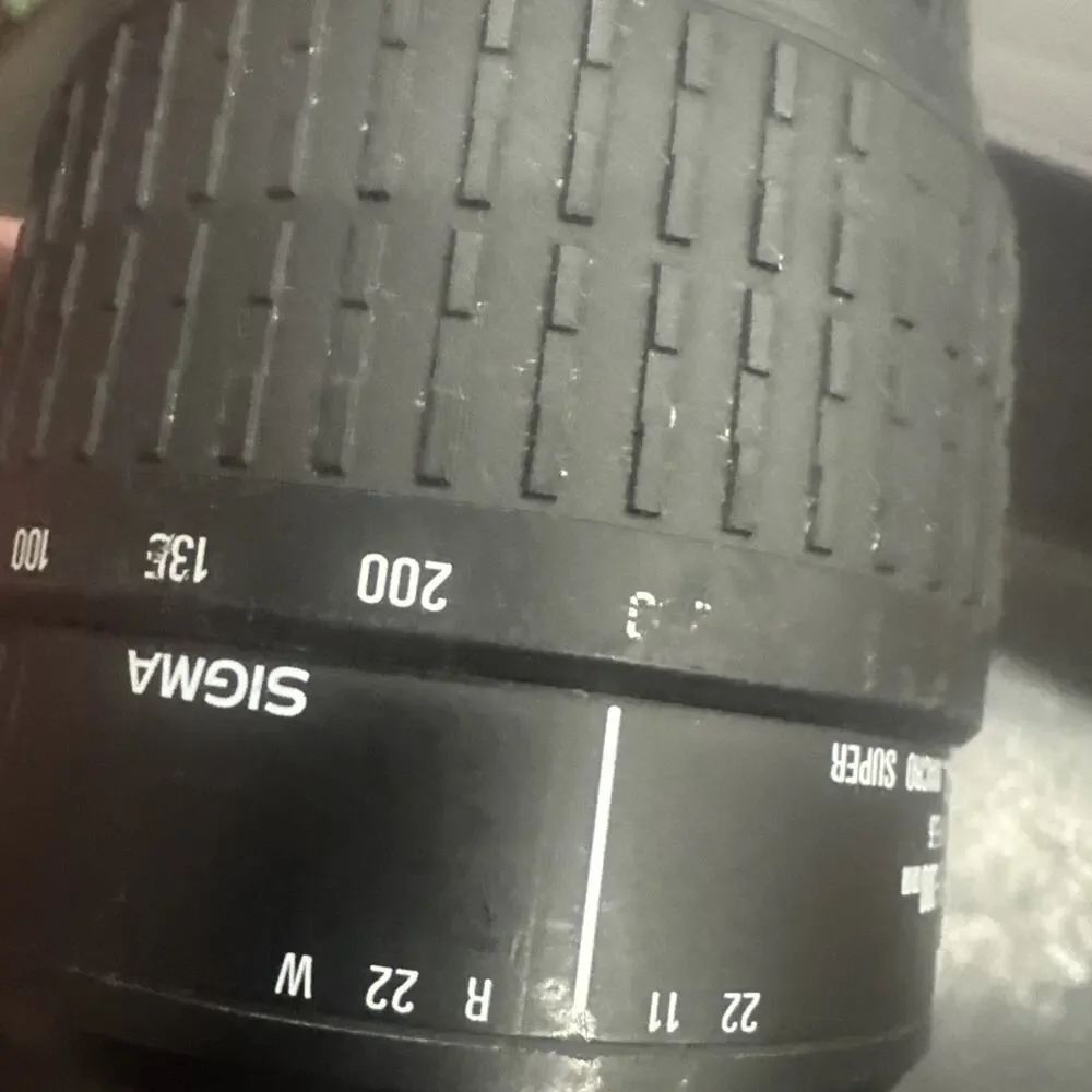 “Sigma 70-300mm f/4-5.6 DL Macro Super Telephoto Zoom Lens Clean Glass Untested”